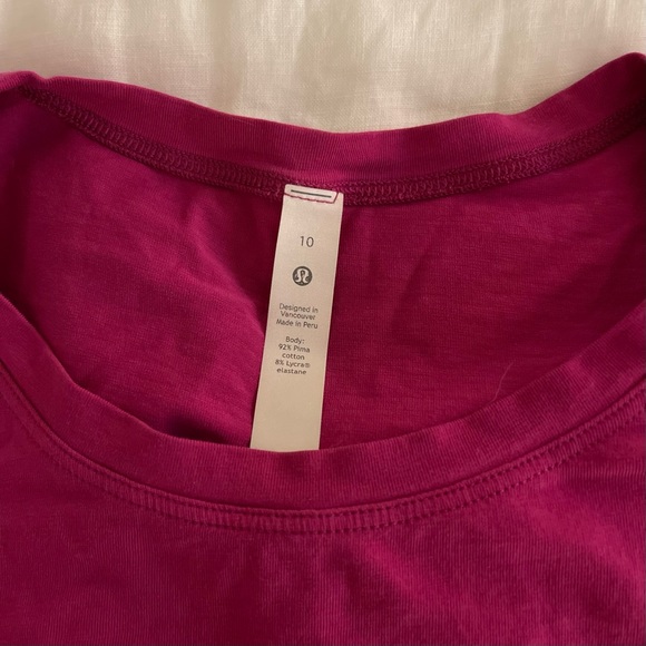 Lululemon Cates T-Shirt - Picture 3 of 5